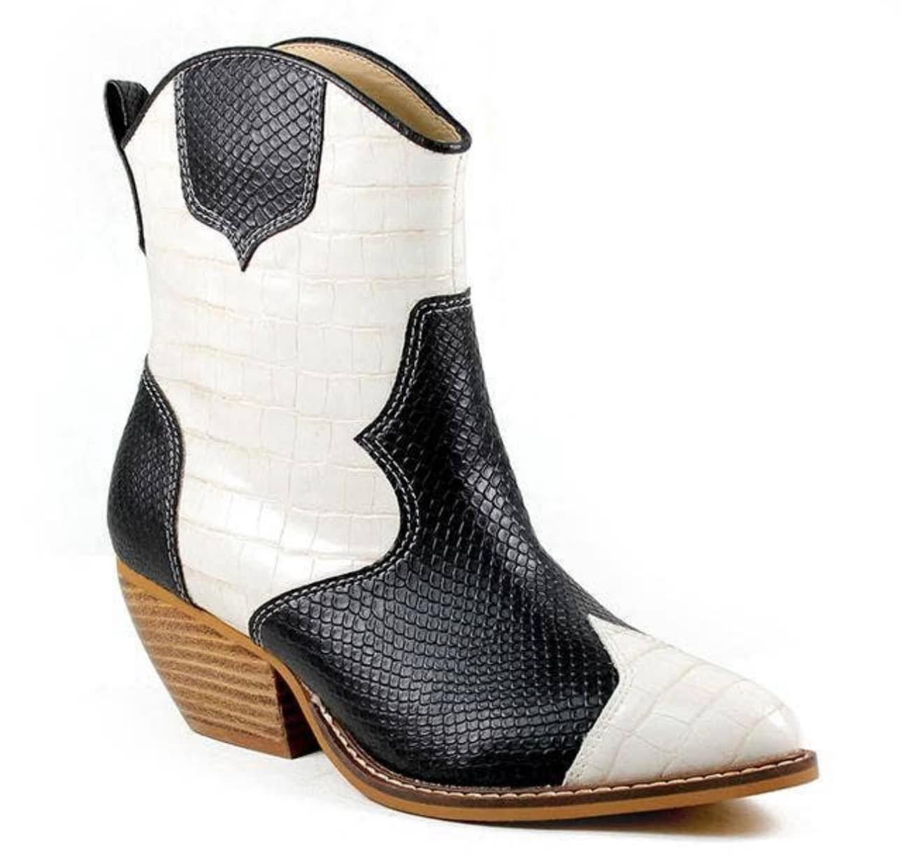 SNAKE SKIN BOOTIES